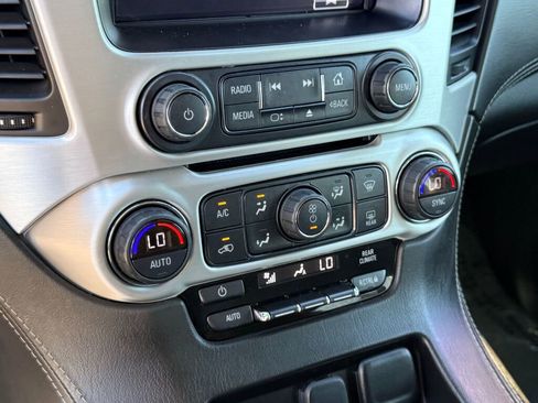 Used 2019 GMC Yukon XL SLE w/ Convenience Package image 26