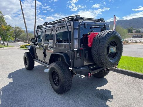 Used 2017 Jeep Wrangler Unlimited Rubicon image 7