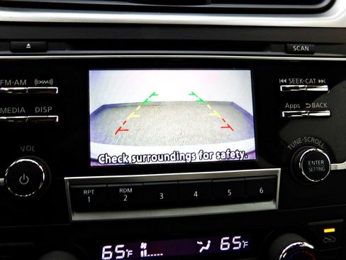 Used 2016 Nissan Altima 2.5 SL w/ Moonroof Package FWD image 16