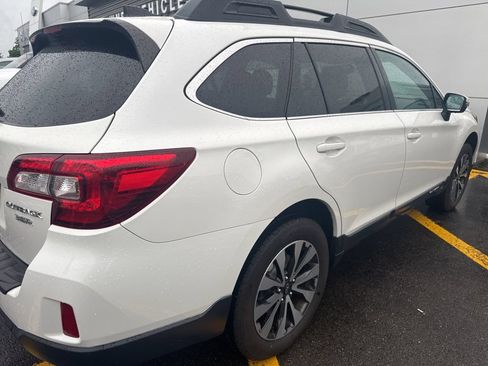 Used 2017 Subaru Outback 3.6R Limited AWD/4WD image 5