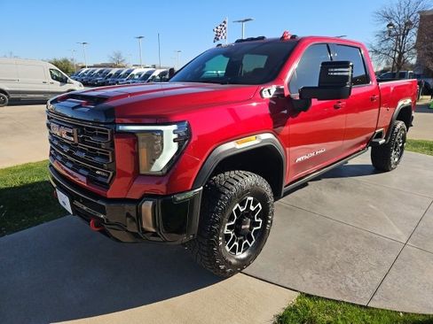 Used 2024 GMC Sierra 2500 AT4X image 3