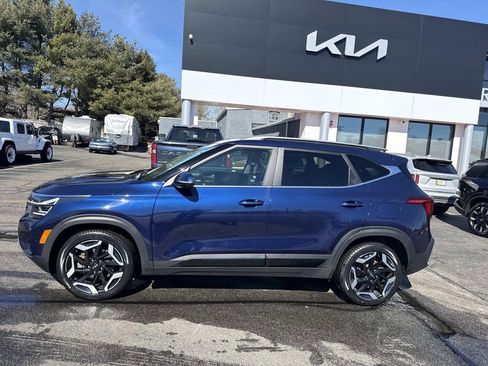 Used 2024 Kia Seltos SX w/ SX Sunroof Package image 2
