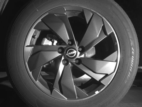 Used 2025 Nissan Rogue SV image 12