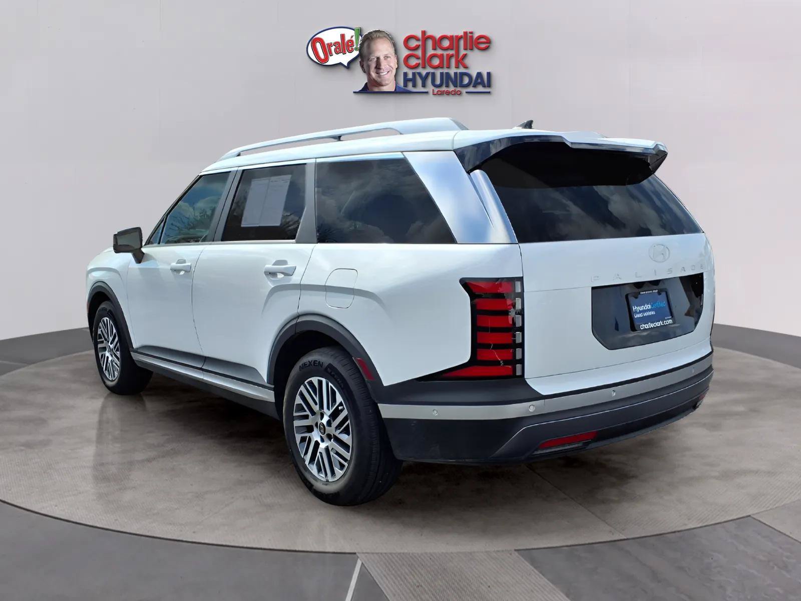 Certified 2026 Hyundai Palisade SEL FWD image 3
