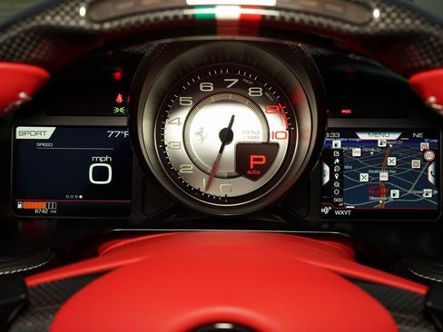Used 2023 Ferrari 812 GTS image 17