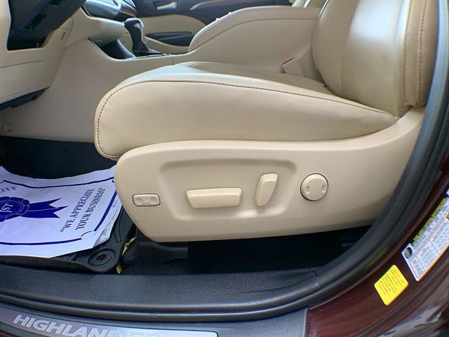 Used 2019 Toyota Highlander Limited FWD image 12