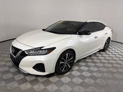 Used 2023 Nissan Maxima SV w/ Floor Mat Group FWD image 9