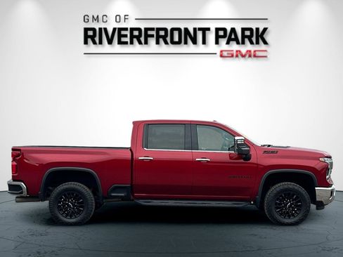 Used 2024 Chevrolet Silverado 2500 LTZ w/ LTZ Premium Package image 2