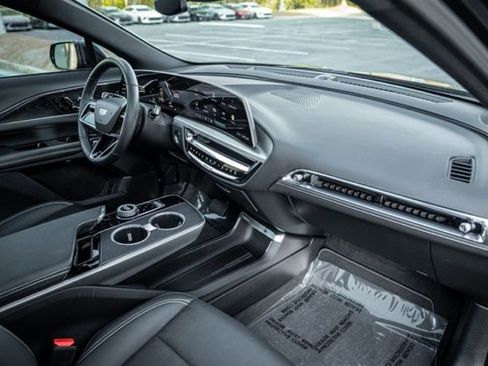 Used 2024 Cadillac Lyriq Tech image 25