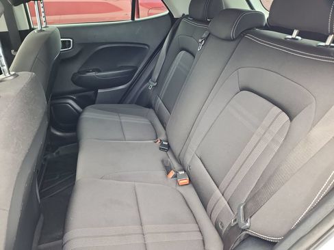 Used 2024 Hyundai Venue SEL FWD image 39