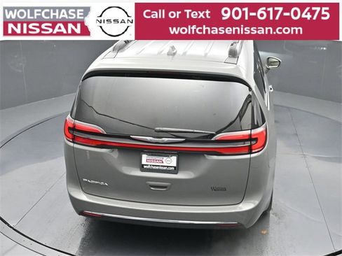 Used 2022 Chrysler Pacifica Touring-L image 31