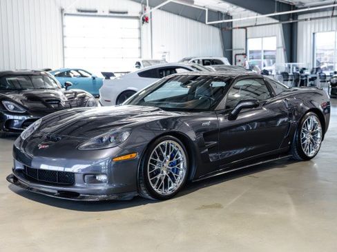 Used 2009 Chevrolet Corvette ZR1 w/ Preferred Equipment Group RWD image 2