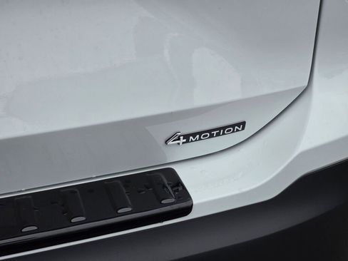 New 2026 Volkswagen Tiguan SE image 15