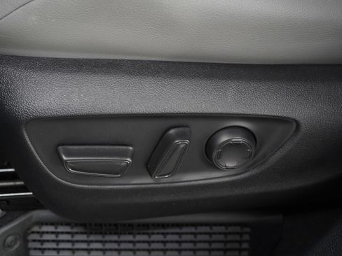 Used 2025 Toyota Sienna XLE w/ XLE Plus Package image 25