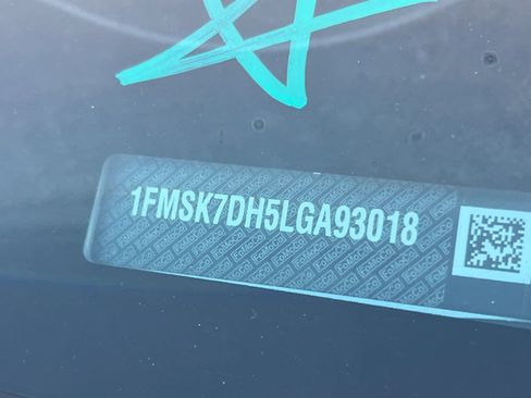 Used 2020 Ford Explorer XLT image 23