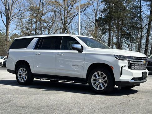 Used 2023 Chevrolet Suburban Premier AWD/4WD image 2
