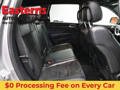 Used 2017 Jeep Grand Cherokee Laredo AWD/4WD image 23