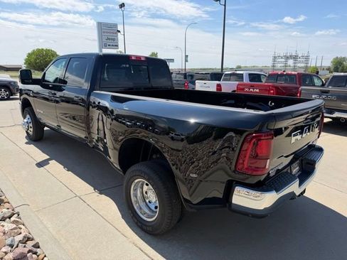 New 2026 RAM 3500 Laramie AWD/4WD image 8