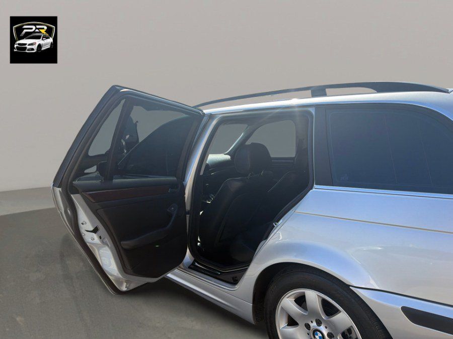 Used 2004 BMW 325i Wagon RWD image 11