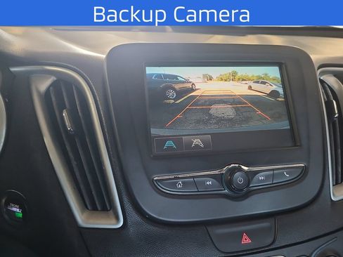 Used 2018 Chevrolet Malibu LS FWD image 23