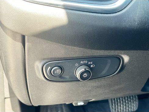 Used 2021 Chevrolet Equinox LT FWD image 10