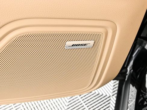 Used 2026 Porsche Macan AWD/4WD image 7