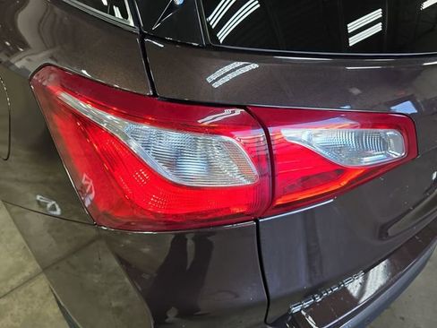 Used 2020 Chevrolet Equinox LT w/ Driver Convenience Package image 34