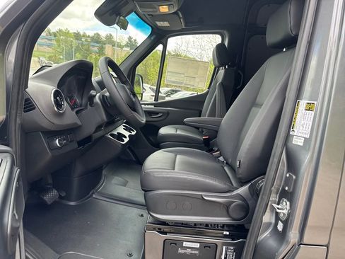 New 2025 Mercedes-Benz Sprinter 2500 image 9