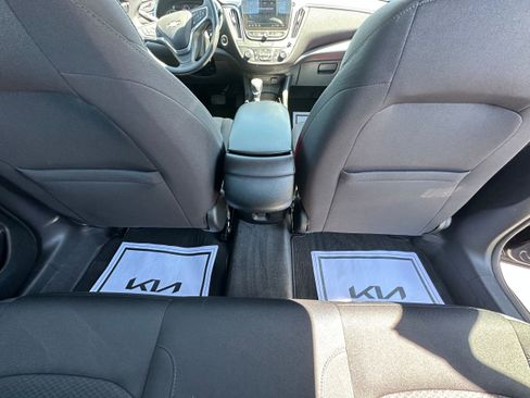 Used 2022 Chevrolet Malibu LS FWD image 13