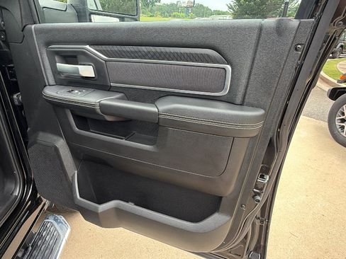 Used 2025 RAM 2500 Big Horn AWD/4WD image 18