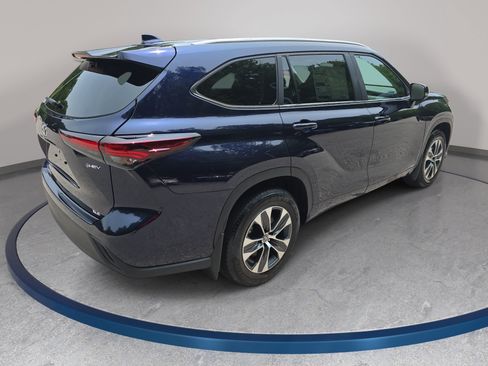New 2026 Toyota Highlander XLE AWD/4WD image 5