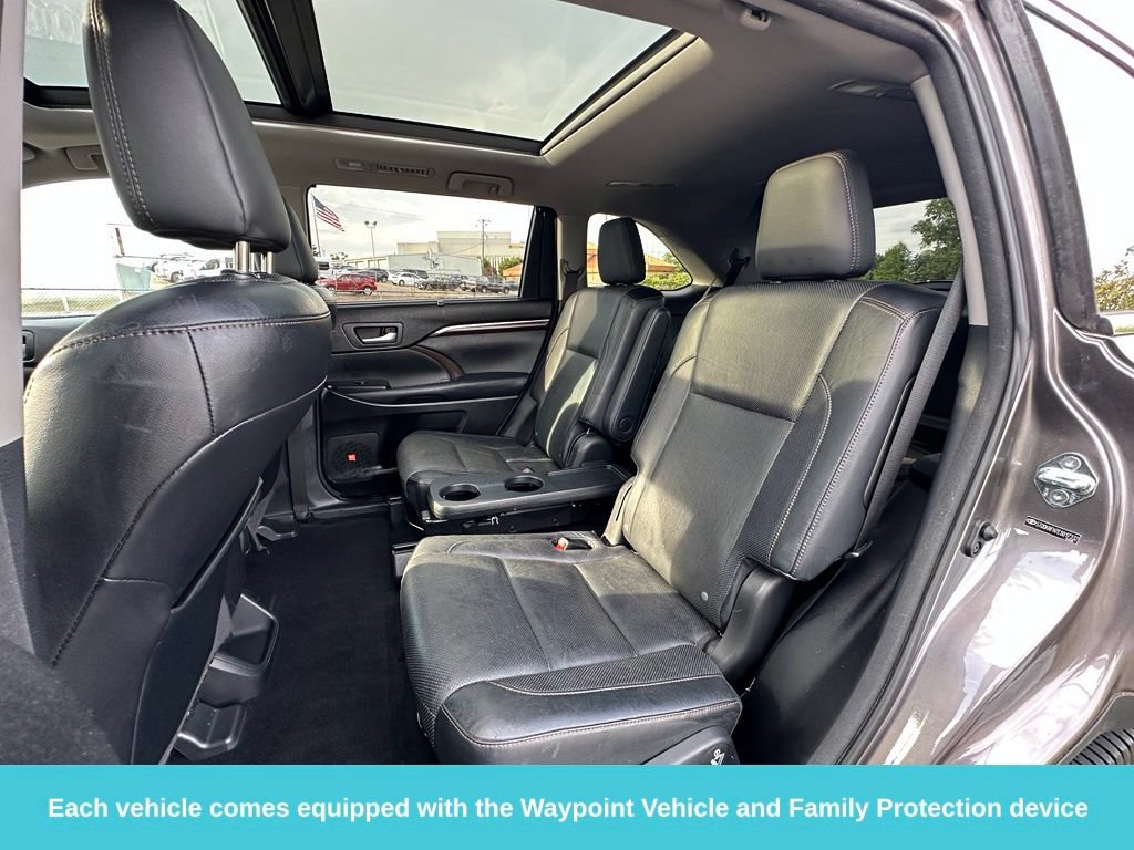 Used 2014 Toyota Highlander Limited Platinum AWD/4WD image 31
