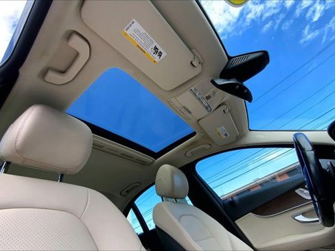 Used 2021 Mercedes-Benz C 300 4MATIC Sedan image 22