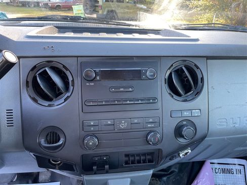 Used 2015 Ford F250 XL w/ Power Equipment Group image 14