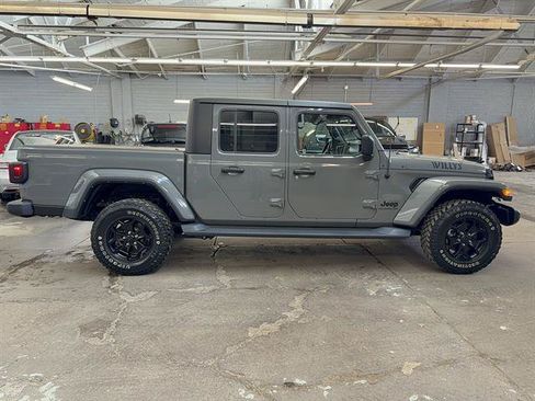 Used 2022 Jeep Gladiator Sport AWD/4WD image 14