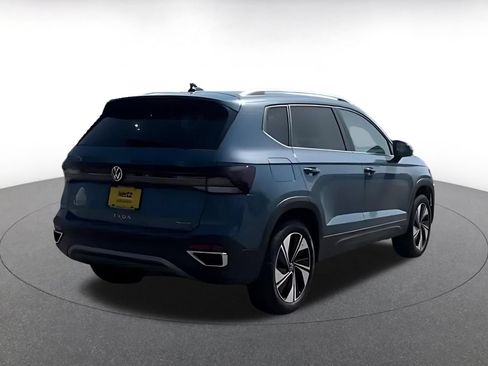 Used 2026 Volkswagen Taos SE AWD/4WD image 11