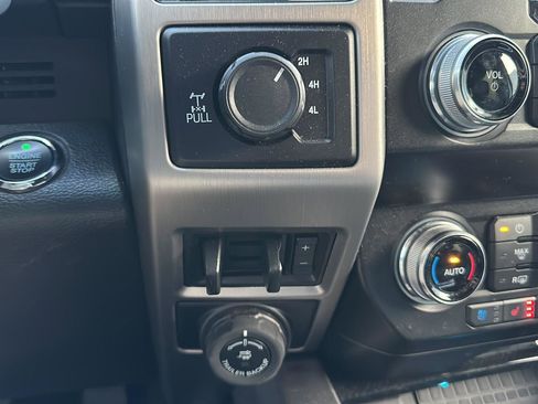 Used 2021 Ford F250 Platinum image 16