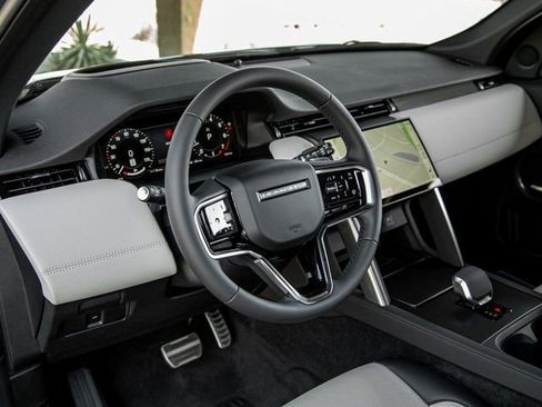 Used 2024 Land Rover Discovery Sport Dynamic SE image 16