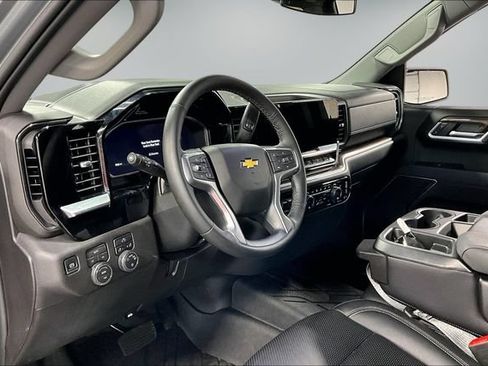 Used 2026 Chevrolet Silverado 1500 LT AWD/4WD image 18
