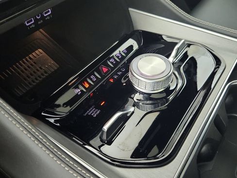 New 2026 Jeep Grand Wagoneer Limited AWD/4WD image 27