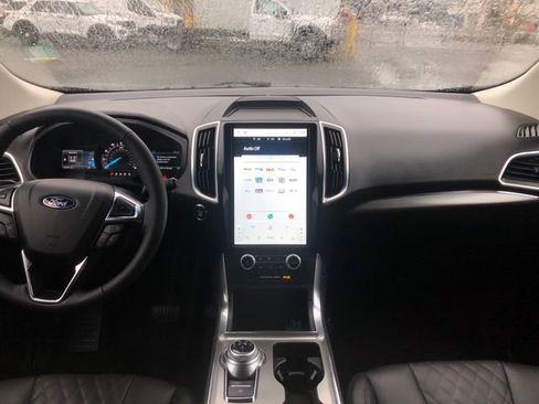 Certified 2024 Ford Edge Titanium image 11