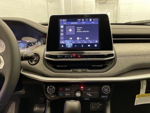 New 2026 Jeep Compass Latitude image 12