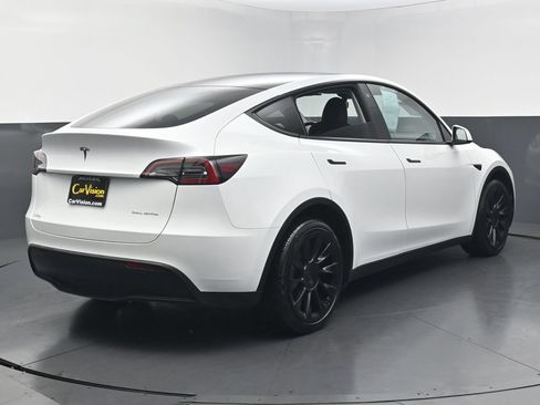 Used 2023 Tesla Model Y Long Range AWD/4WD image 4