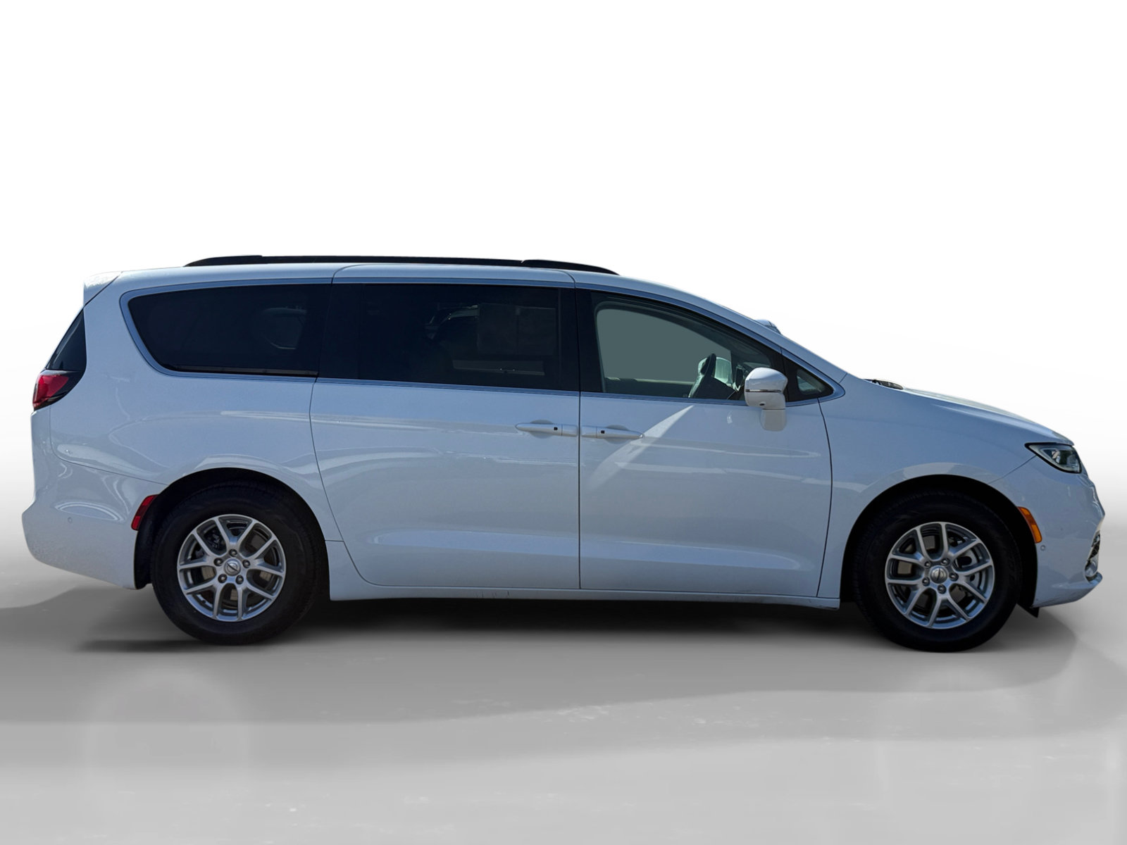 Used 2022 Chrysler Pacifica Touring-L w/ Uconnect Theater Family Group FWD image 6