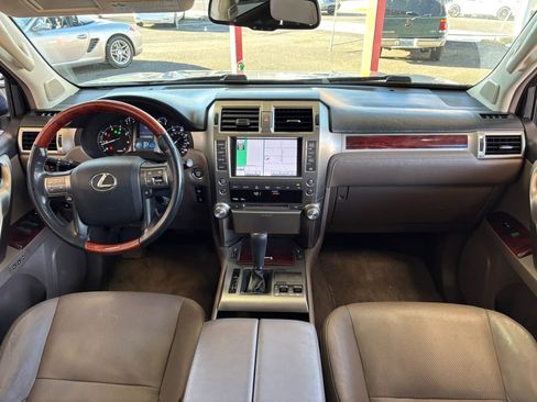 Used 2011 Lexus GX 460 Premium w/ Convenience Pkg image 9
