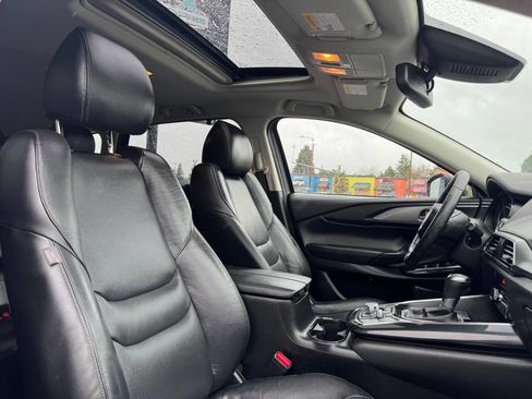 Used 2018 MAZDA CX-9 Touring w/ Touring Premium Package image 13