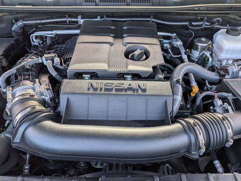 Used 2024 Nissan Frontier SV image 32