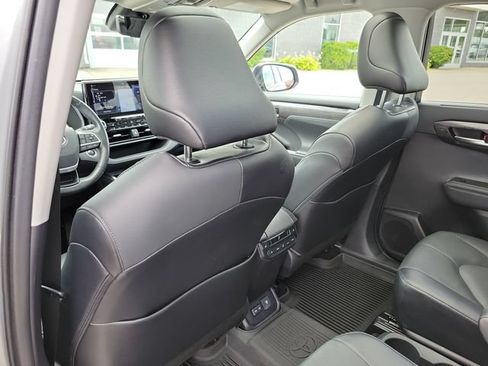Used 2022 Toyota Highlander Platinum AWD/4WD image 27