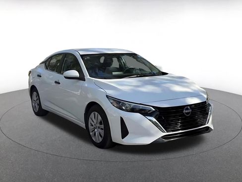 Used 2025 Nissan Sentra S image 3