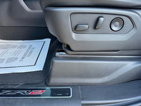 Used 2022 Chevrolet Silverado 1500 ZR2 w/ Technology Package image 12